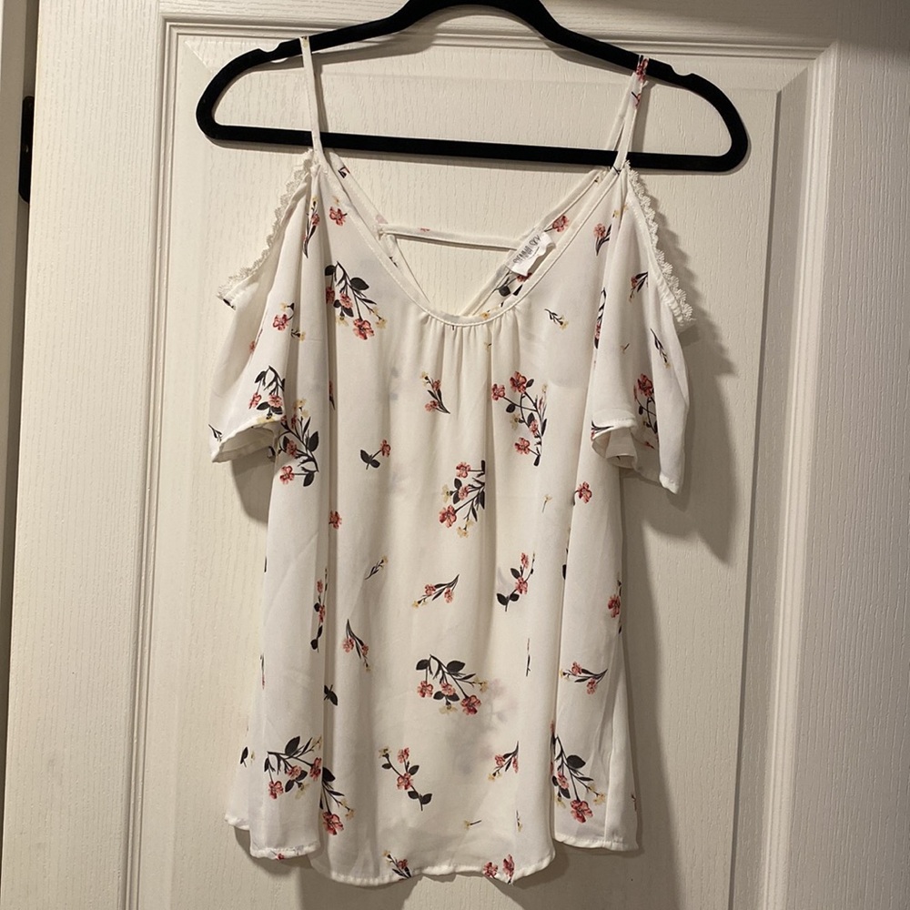 Sienna Sky M White Floral Off The Shoulder Top
